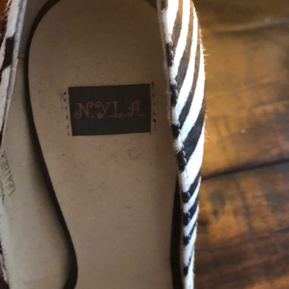Shoes - Picture 5 of 5